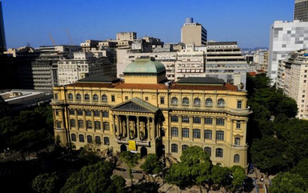 o-que-fazer-no-rio-de-janeiro-com-chuva-biblioteca