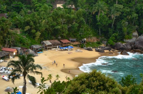 ponta-negra-beach-paraty